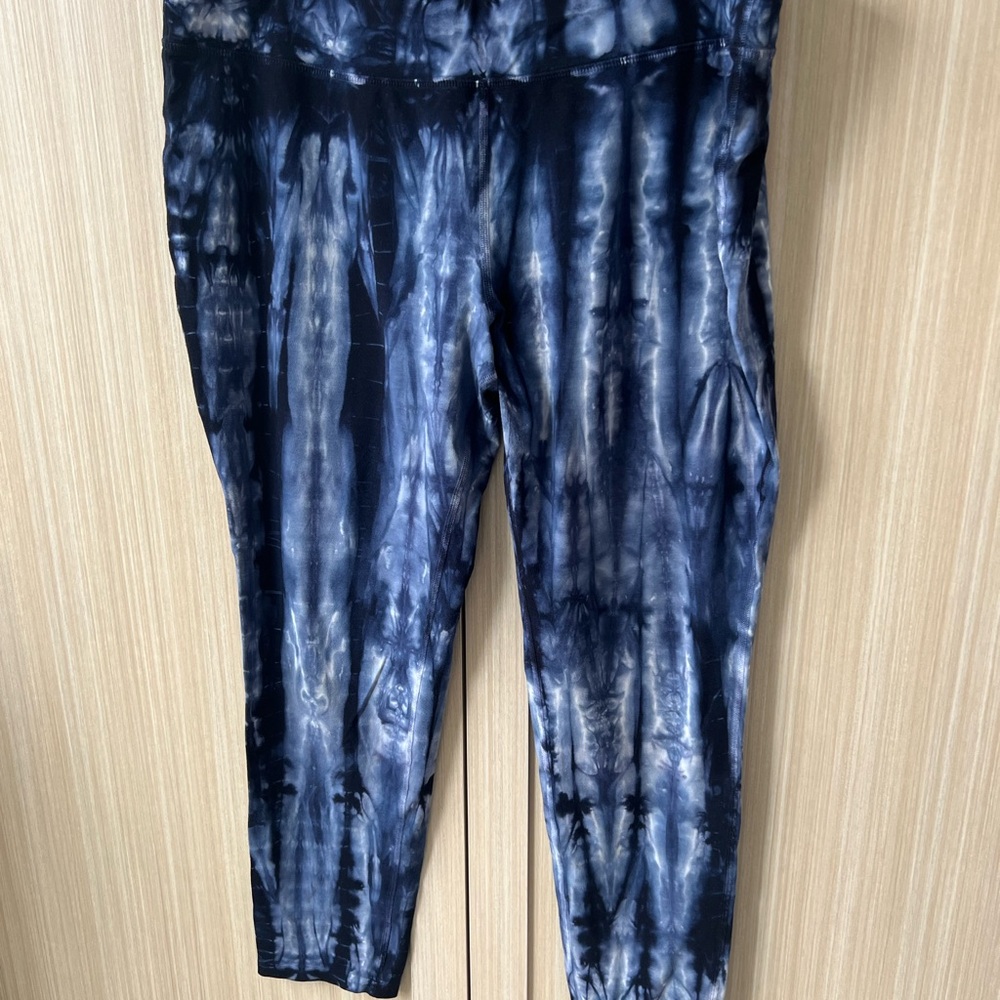 Chocolate Milke Tie-Dye Navy & White Leggings XXL
